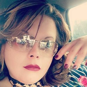 Meet your Posher, Catherine